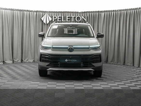 2026 Volkswagen Tharu XR, серый, 2900000 рублей - вид 2