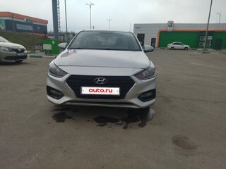 2018 Hyundai Solaris II, серебристый, 900000 рублей, вид 1