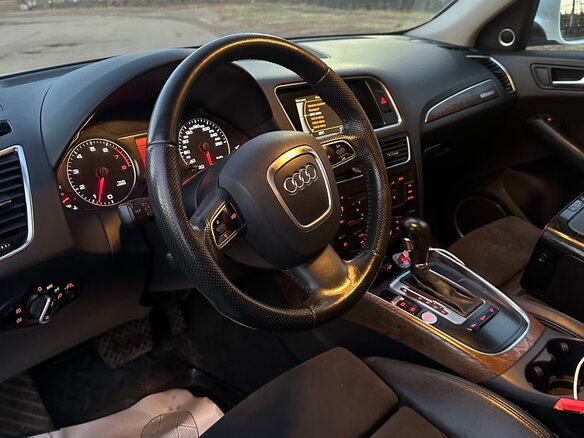 2010 Audi Q5 I (8R), белый, 1450000 рублей - вид 2