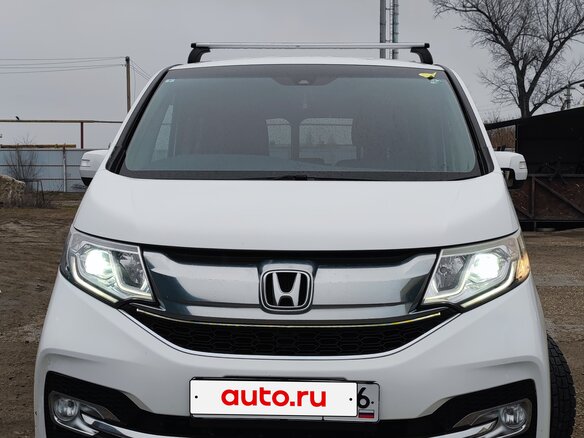 2015 Honda Stepwgn Spada V, белый - вид 3