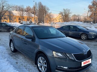 2017 Skoda Octavia III (A7) Рестайлинг, серый, 1200000 рублей, вид 2