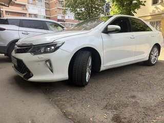 2016 Toyota Camry VII (XV50) Рестайлинг, белый, 1850000 рублей, вид 1