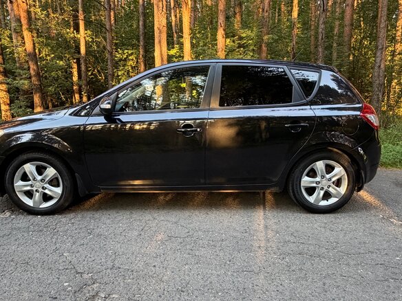2011 Kia Ceed I Рестайлинг, чёрный, 850000 рублей - вид 4