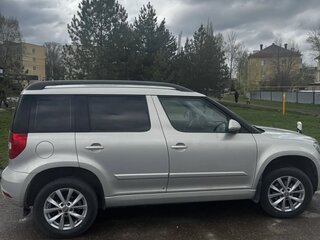 2015 Skoda Yeti I Рестайлинг, серебристый, 1200000 рублей, вид 2