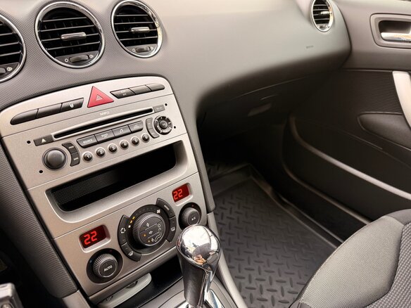 2008 Peugeot 308 I, серый - вид 13