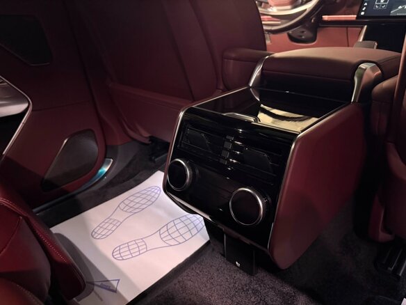 2026 Land Rover Range Rover D350 MHEV Long V, чёрный - вид 38