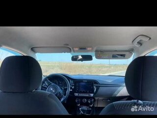 2018 Kia Rio IV, белый, 850000 рублей, вид 1