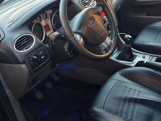 2010 Ford Focus II Рестайлинг, фиолетовый, 700000 рублей, вид 4