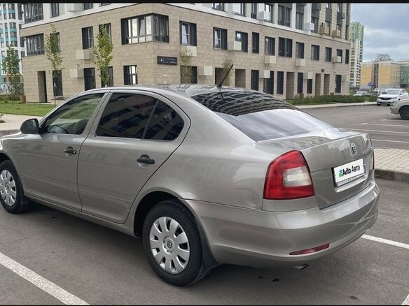 2011 Skoda Octavia II (A5) Рестайлинг, серый, 830000 рублей - вид 6