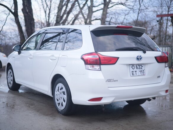 2017 Toyota Corolla Fielder XI (E160, E170, E180) Рестайлинг 1, белый, 1330000 рублей - вид 5