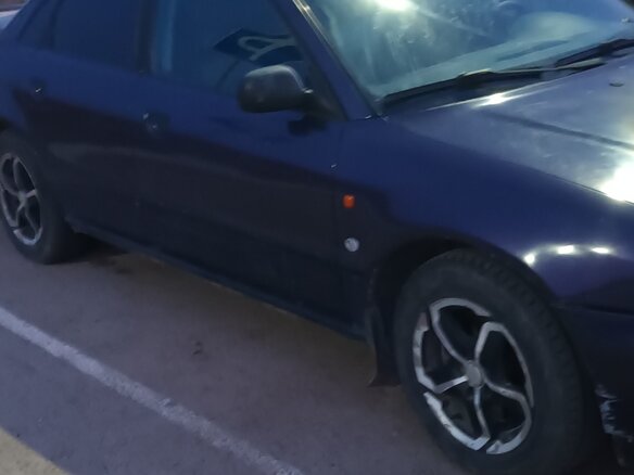 1996 Audi A4 I (B5), синий, 340000 рублей - вид 3