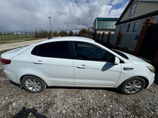 2017 Kia Rio III Рестайлинг, белый, 770000 рублей, вид 5