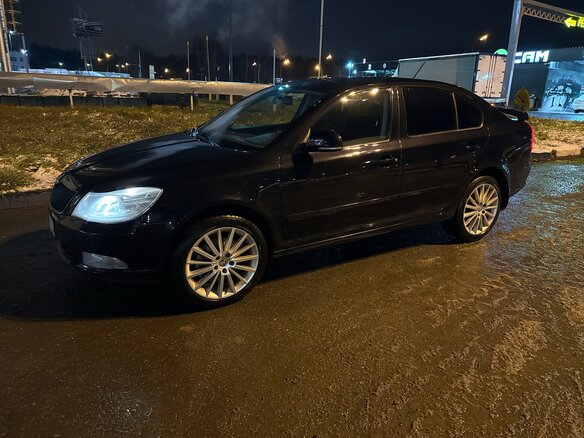 2012 Skoda Octavia II (A5) Рестайлинг, чёрный, 1150000 рублей - вид 12
