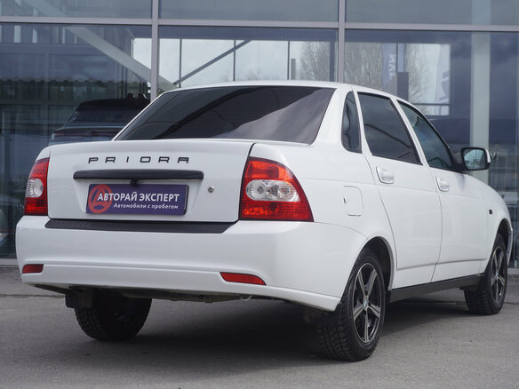 2018 Lada (ВАЗ) Priora I Рестайлинг, белый, 505000 рублей - вид 5