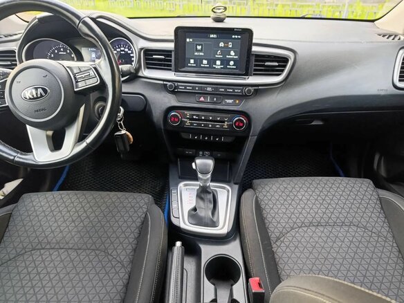 2019 Kia Ceed III, белый, 1685000 рублей - вид 6