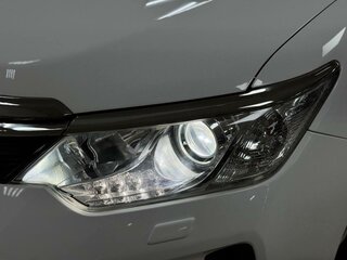 2017 Toyota Camry VII (XV50) Рестайлинг, белый, 1699000 рублей, вид 3