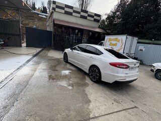 2020 Ford Fusion (North America) II Рестайлинг, белый, 1800000 рублей, вид 4