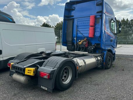 2020 Iveco Stralis, синий, 1900000 рублей, вид 2