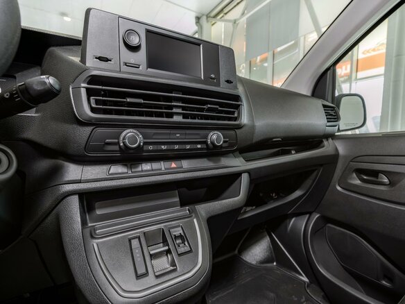 2025 Peugeot Expert III Рестайлинг, белый, 5099000 рублей - вид 20