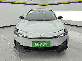 2026 Toyota bZ, белый, 3700000 рублей, вид 2
