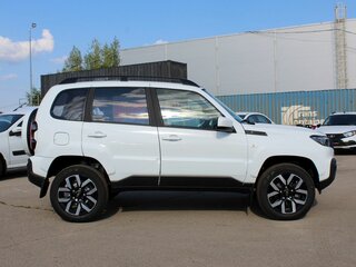 2026 Lada (ВАЗ) Niva Travel I Рестайлинг, белый, 1807900 рублей, вид 5