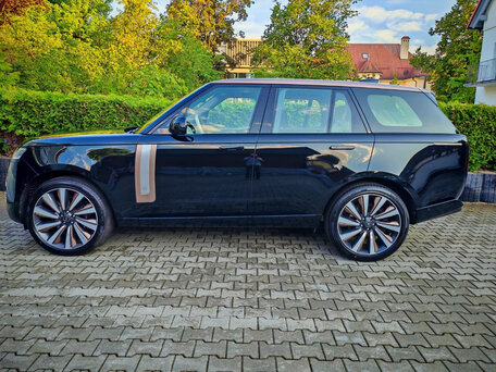 2026 Land Rover Range Rover P615 MHEV V, чёрный, 31900000 рублей, вид 2