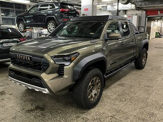 Toyota Tacoma IV