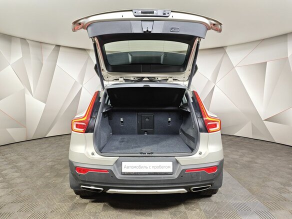 2019 Volvo XC40 I, бежевый - вид 11
