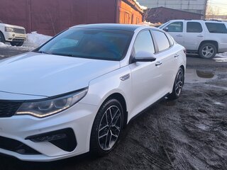 2019 Kia Optima IV Рестайлинг, белый, 1730000 рублей, вид 2