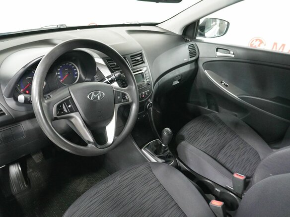 2016 Hyundai Solaris I Рестайлинг, серебристый - вид 8