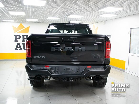 2025 Ram 1500 RHO V Рестайлинг, чёрный - вид 5