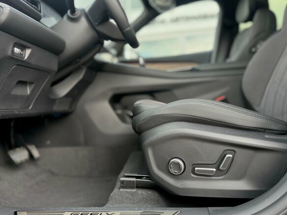 2026 Geely Monjaro I Рестайлинг, серый - вид 20