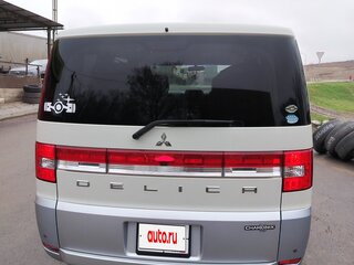 2009 Mitsubishi Delica D:5 I, белый, 1800000 рублей, вид 4