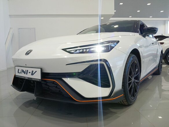 2026 Changan UNI-V I Рестайлинг 2, белый - вид 2