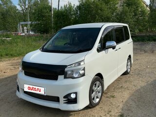 2010 Toyota Voxy II (R70) Рестайлинг, белый, 1299000 рублей, вид 1
