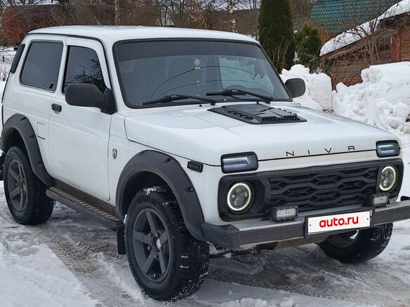2015 Lada (ВАЗ) 2121 (4x4) I Рестайлинг, белый, 470000 рублей - вид 1