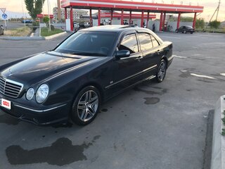 2002 Mercedes-Benz E-Класс 320 II (W210, S210) Рестайлинг, чёрный, 1800000 рублей, вид 2