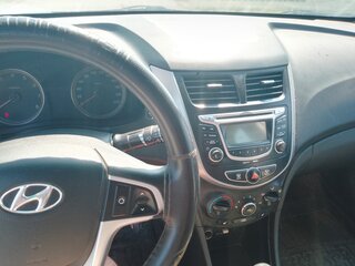 2012 Hyundai Solaris I, серебристый, 650000 рублей, вид 5