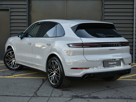 2026 Porsche Cayenne III Рестайлинг, серый, 20300000 рублей, вид 4