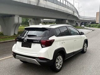 2021 Toyota Yaris L XP150 Рестайлинг, белый, 1110000 рублей, вид 4