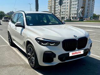 2020 BMW X5 25d IV (G05/G18), белый, 6390000 рублей, вид 1