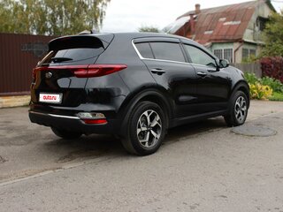2021 Kia Sportage IV Рестайлинг, чёрный, 2100000 рублей, вид 4