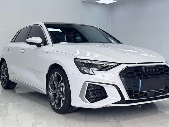 2022 Audi A3 Sportback 35 TFSI IV (8Y), белый, 2050000 рублей