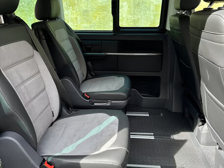 2023 Volkswagen Multivan T6 Рестайлинг, серебристый, 5540000 рублей, вид 4