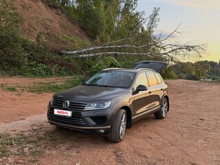 2015 Volkswagen Touareg II Рестайлинг, коричневый, 2850000 рублей, вид 2
