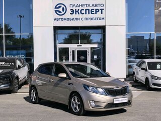 2014 Kia Rio 6-speed III, бежевый, 992000 рублей, вид 1