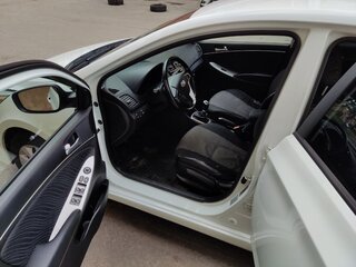 2016 Hyundai Solaris I Рестайлинг, белый, 1050000 рублей, вид 4