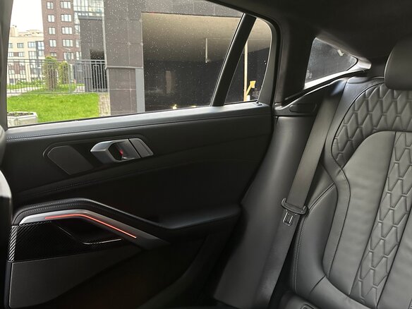 2021 BMW X6 40d III (G06), чёрный, 13500000 рублей - вид 17