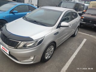 2014 Kia Rio 4-speed III, серебристый, 915000 рублей, вид 2