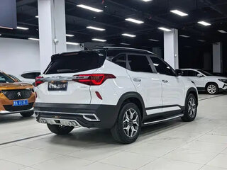 2022 Kia KX3, белый, 1650898 рублей, вид 4